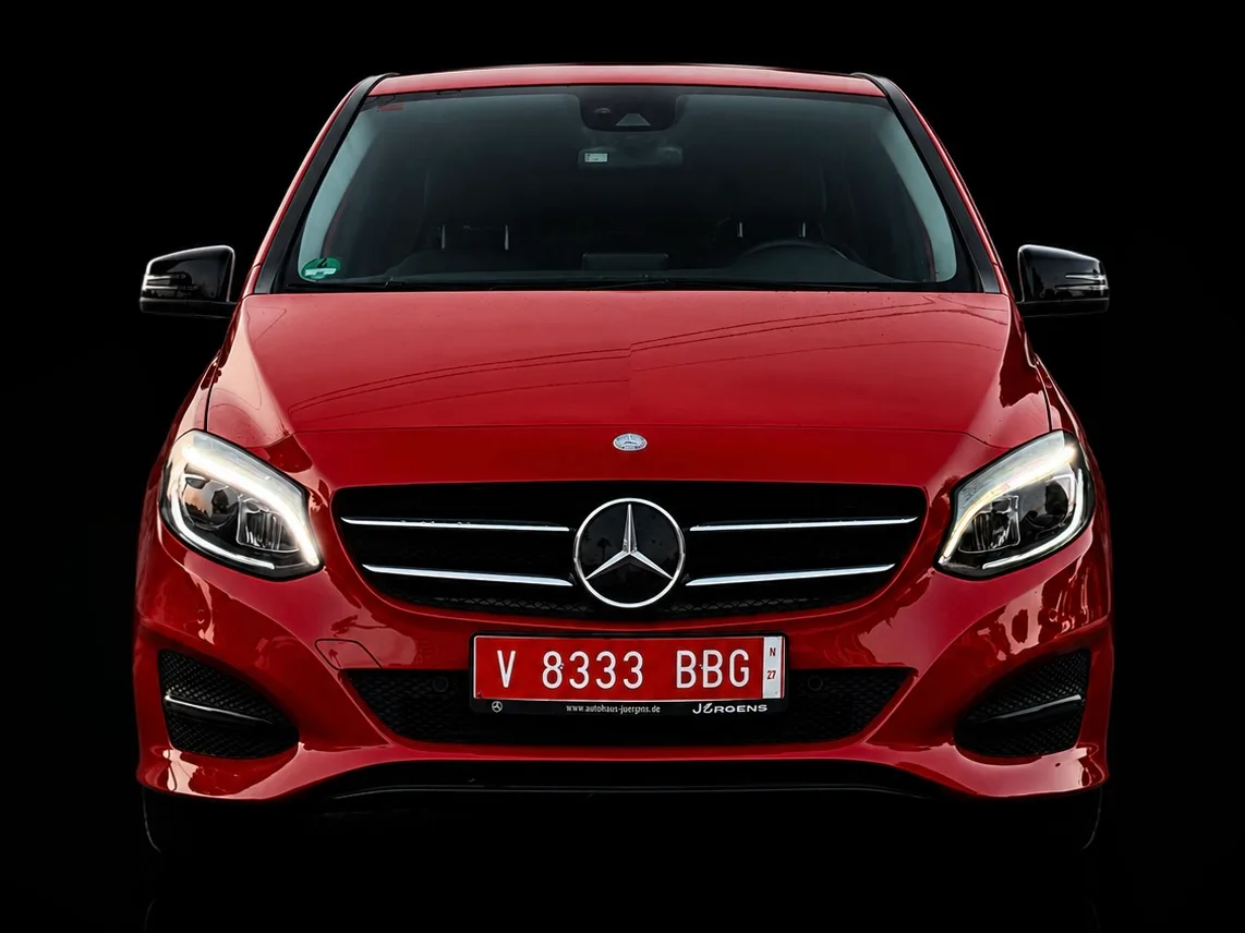 Mercedes-Benz B180 2015 — 1